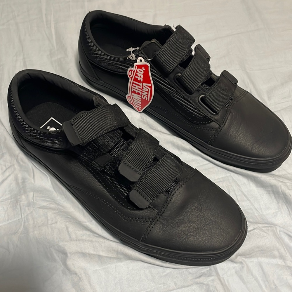 Rare Velcro black on black vans size men’s 11